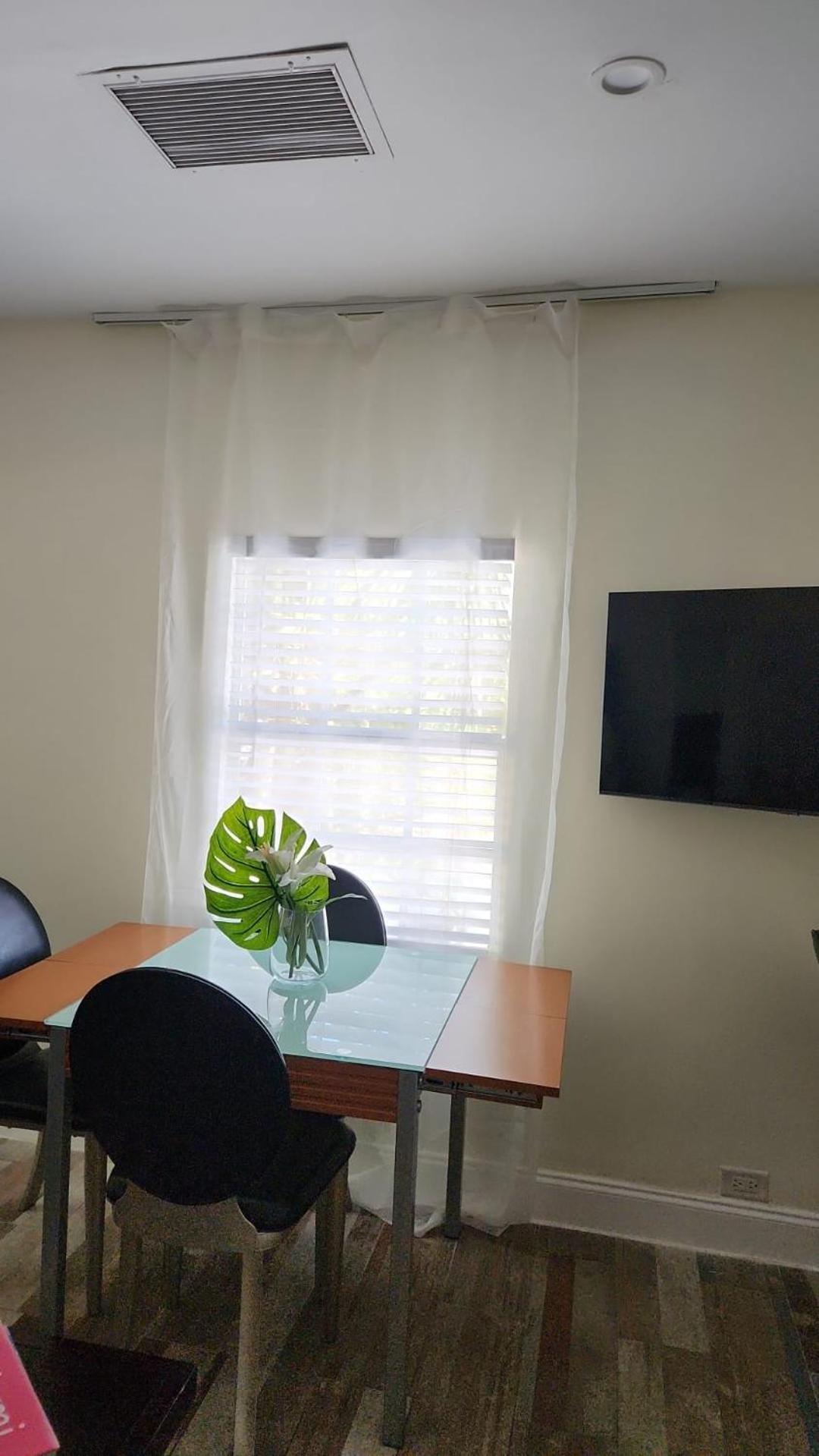 Private Rooms At Miami Centrally Located With Free Parking 外观 照片