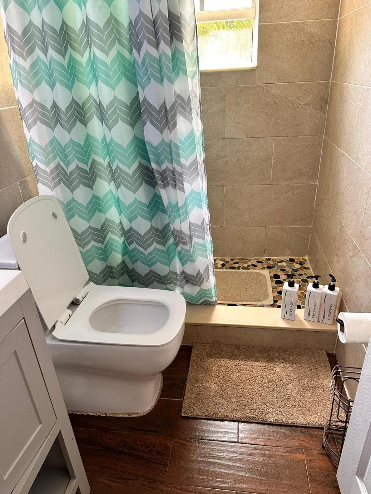 Private Rooms At Miami Centrally Located With Free Parking 外观 照片