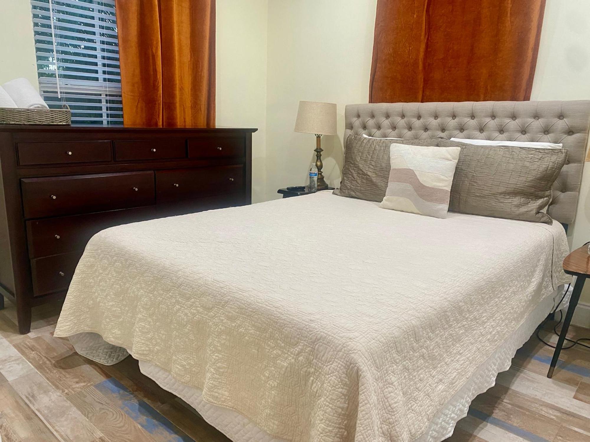 Private Rooms At Miami Centrally Located With Free Parking 外观 照片