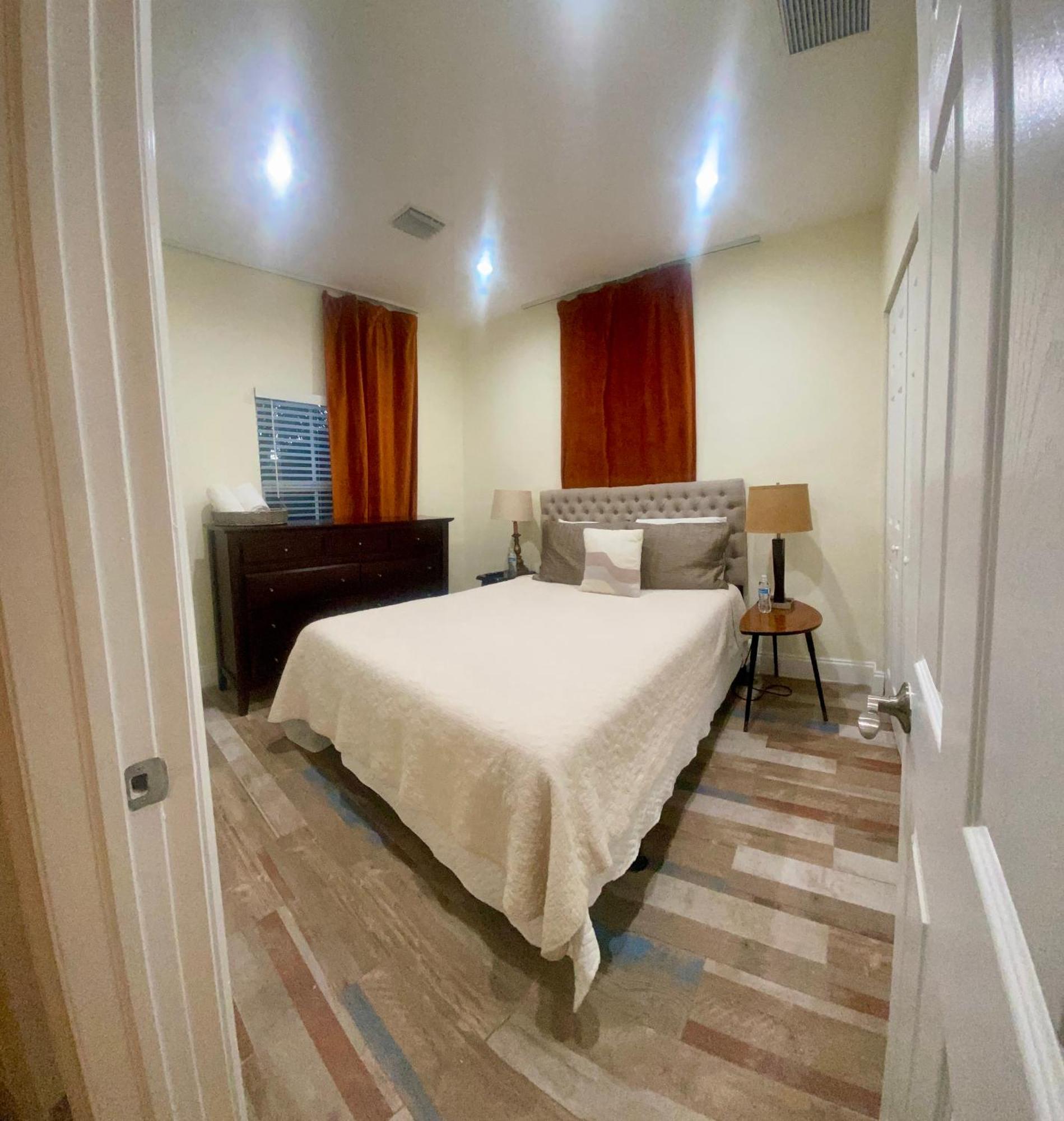 Private Rooms At Miami Centrally Located With Free Parking 外观 照片