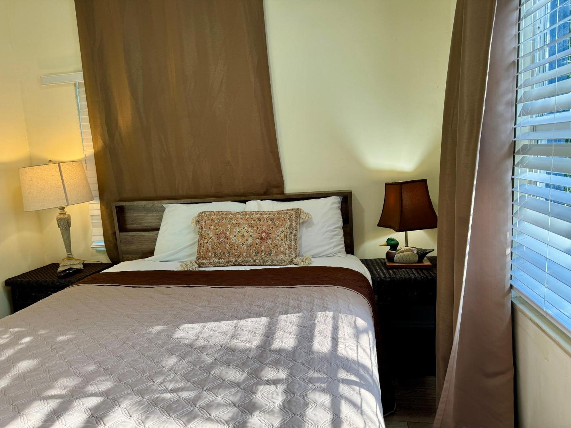 Private Rooms At Miami Centrally Located With Free Parking 外观 照片